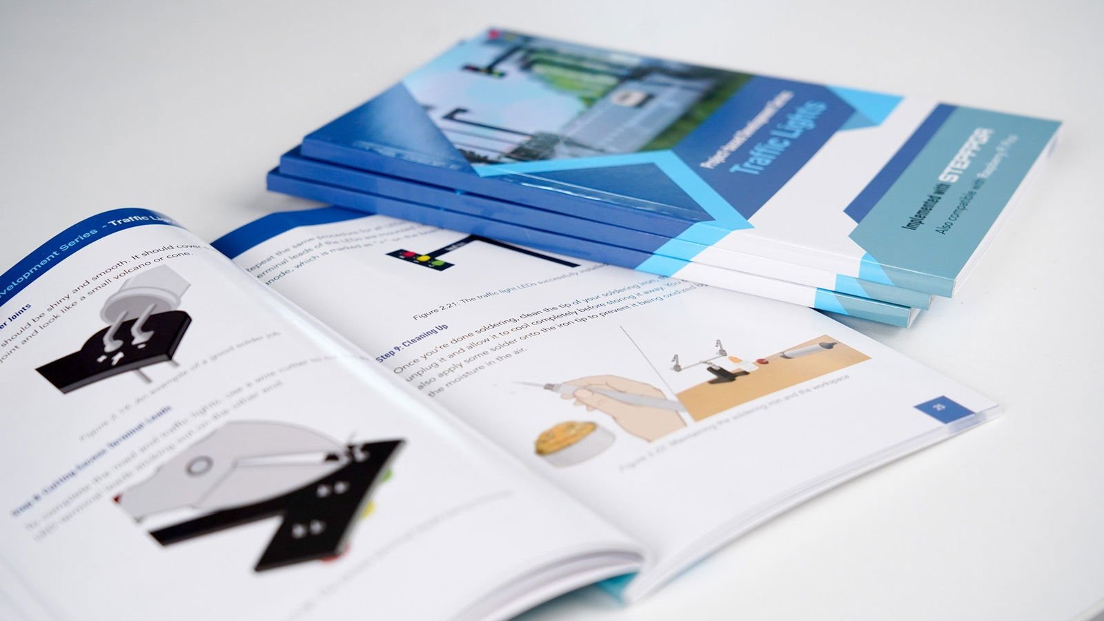 Traffic Light Control System with Raspberry Pi Pico - Raspi Pico (STEPFPGA Compatible: add - on) - KT31 - EIM Technology (EVO - IN - MOTION Technology Ltd.)